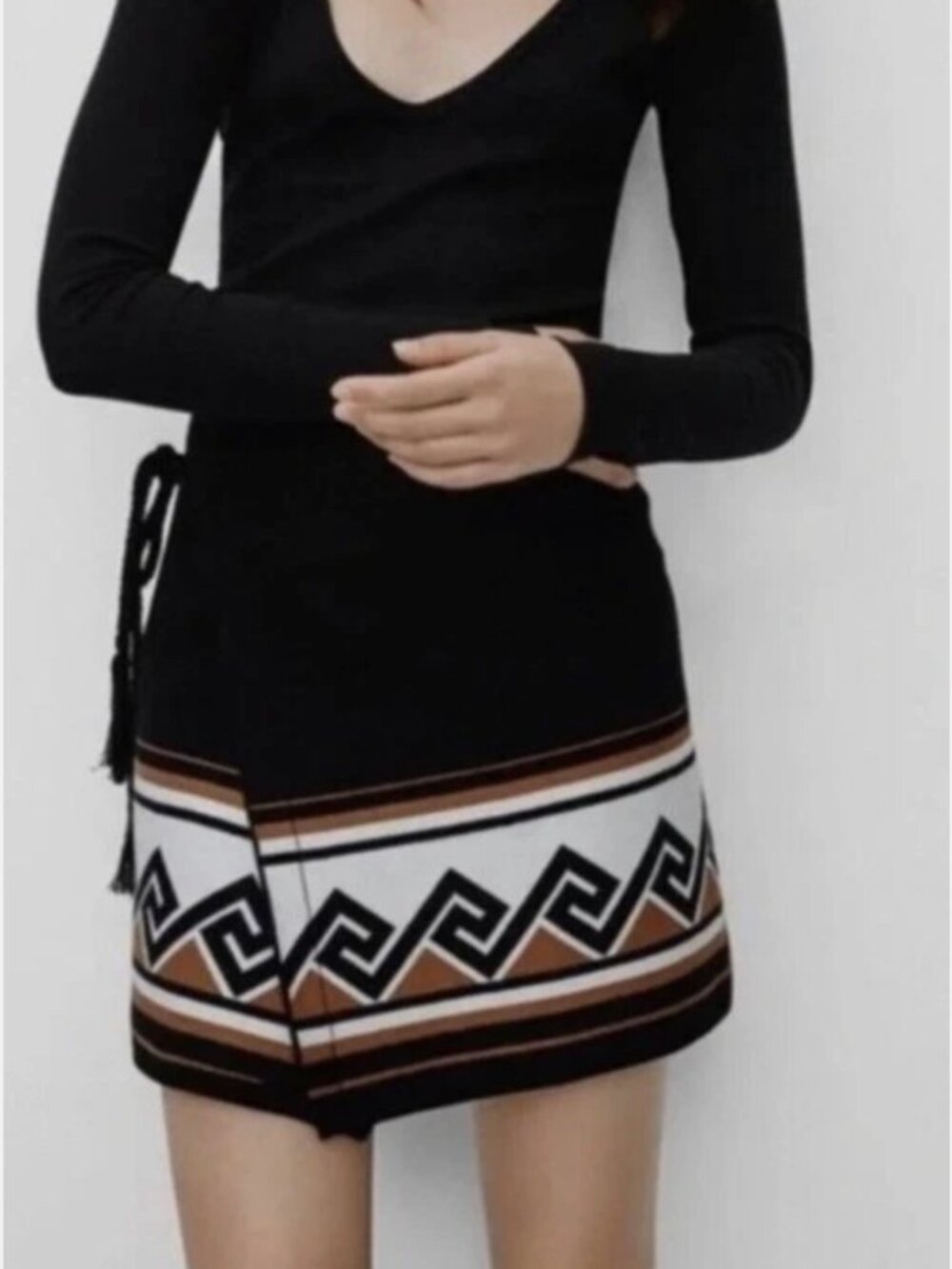 Aritzia Talula Bourlet Jaquard Wrap Mini Skirt in Black, Brown, & White- Size XS